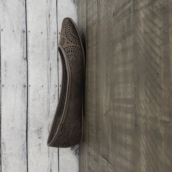 Sun & Stone-Sophia Sunburst Perforated Round Toe Slip-On Flats Brown Size 6M - Picture 7 of 9